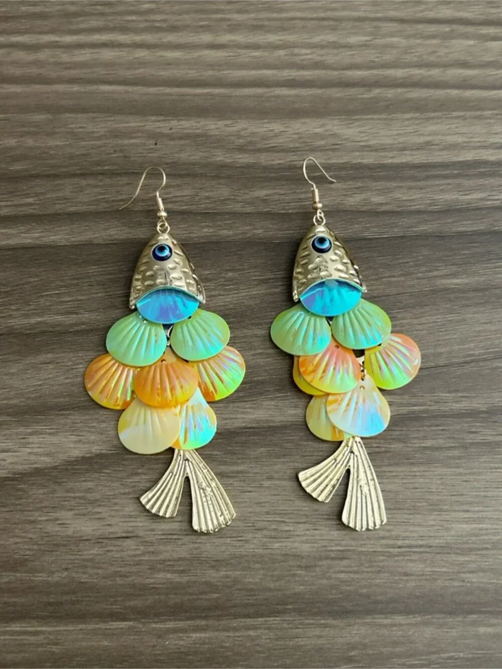 Fish dangle earrings Q1175